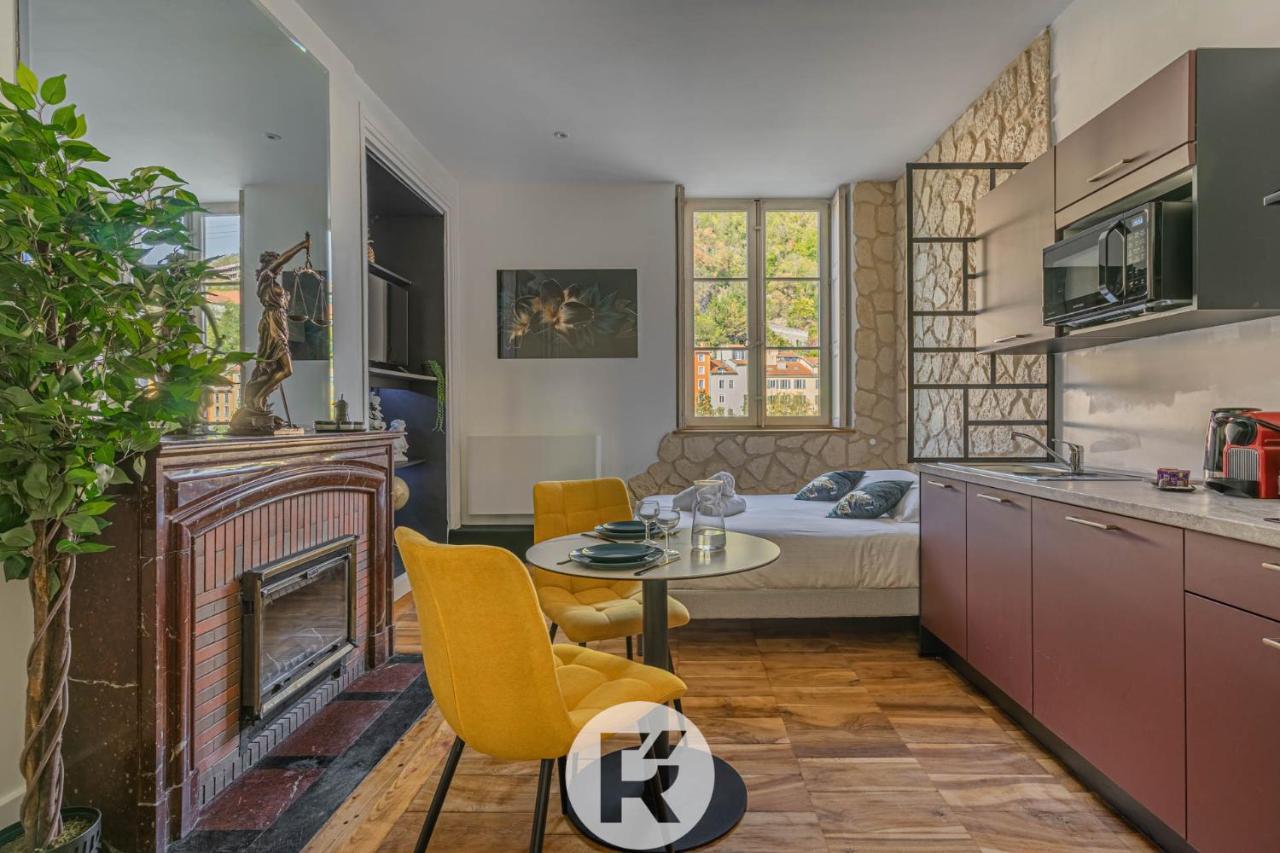 R'Apparts Studio Chic Des Quais Гренобль Экстерьер фото